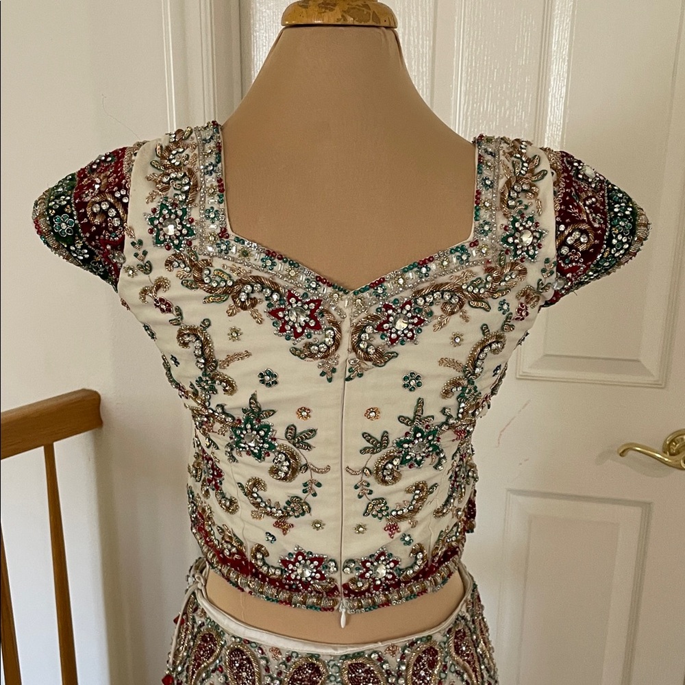 Embroidered Two-Piece Set - Picture 11 of 12